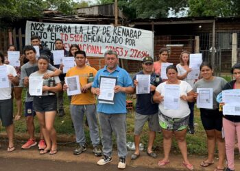 Pese a que tienen la posesión de sus viviendas, la Justicia busca desalojarlos