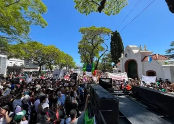 Protesta por los derechos de las personas con discapacidad frente a la Quinta de Olivos