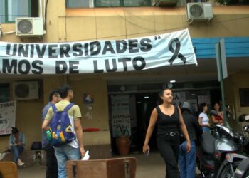 Docentes y estudiantes marcharán por la universidad pública y el incremento de los salarios