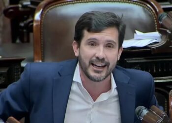 La UCR expulsó a los tres diputados por apoyar vetos de Milei