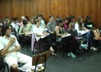 El Gobierno de Milei avanza con el arancelamiento universitario y de la salud para extranjeros
