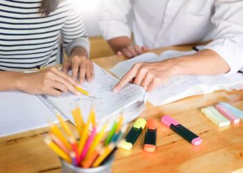 Ofrecen talleres de técnicas de estudio y orientación para universitarios en el verano