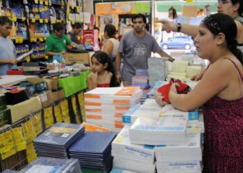Compras anticipadas de útiles escolares para el ciclo lectivo 2025