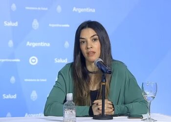 Yanina Martínez, ¡Afuera!