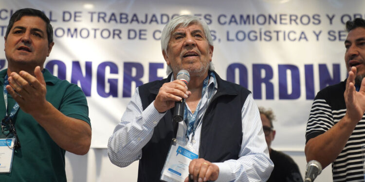 Hugo Moyano en un Congreso de la Federación de trabajadores camioneros 
Foto Guillermo Rodriguez Adami