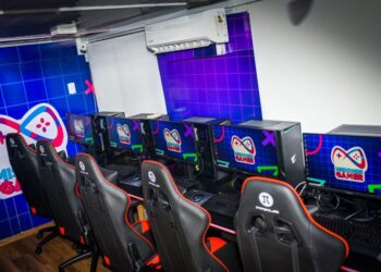 Recreación y tecnología para los jóvenes de misiones durante el verano