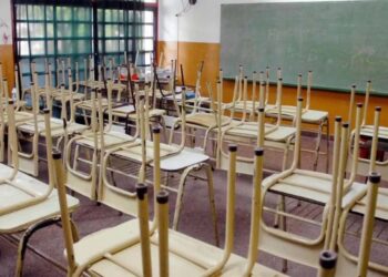 Paro docente retrasó el inicio de clases en 13 provincias