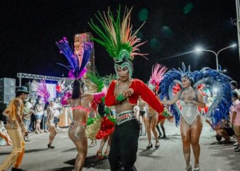 Posadas inició los vibrantes Carnavales Barriales
