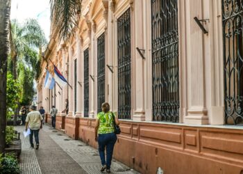 Misiones logra equilibrio fiscal y destina $18 millones al transporte público