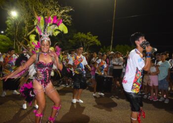 Los carnavales barriales posadeños convocaron a más de diez mil personas