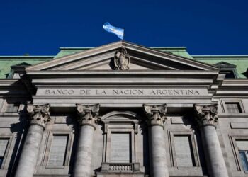 La Justicia suspendió el decreto que convertía al Banco Nación en Sociedad Anónima