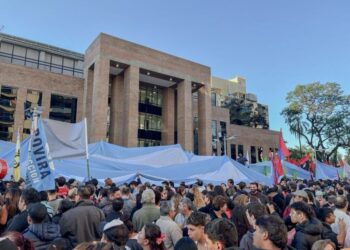 De muchos, uno: la apertura política que impulsa el progreso