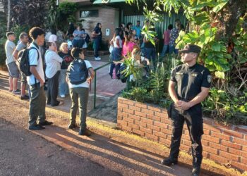 Seguridad en las escuelas: operativos policiales de prevención en toda la provincia