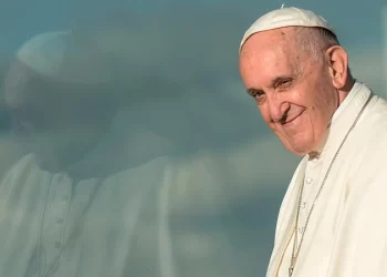 El papa Francisco presenta una leve mejoría en su salud