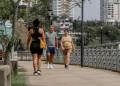 Sábado Santo con temperaturas cálidas y cielo despejado