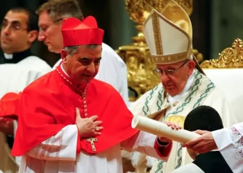 Cardenal al que Francisco obligó a renunciar quiere votar al próximo Papa