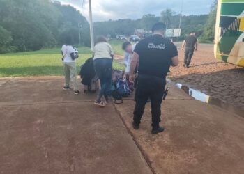 Atraparon a brasileña por violar la guarda compartida y huir con su hija