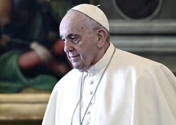 Francisco en el Viernes Santo: “La economía de Dios no mata ni aplasta”