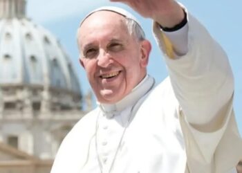 Passalacqua decretó siete días de duelo en Misiones por la muerte del Papa Francisco