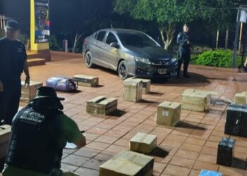 Secuestraron en Eldorado un auto robado y con mercadería de contrabando