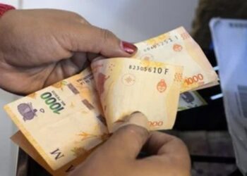 Nación aumentó el salario mínimo: llegará a $322.000 en agosto
