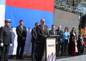 “Solo juntos construimos”, remarcó Passalacqua durante el acto por el 25 de Mayo