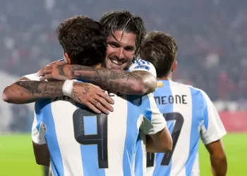 Argentina venció 1-0 a Chile con gol de Julián Álvarez y eliminó a La Roja del Mundial