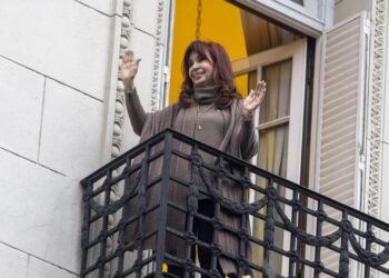 Marchan contra la «proscripción» de Cristina Kirchner tras su prisión domiciliaria