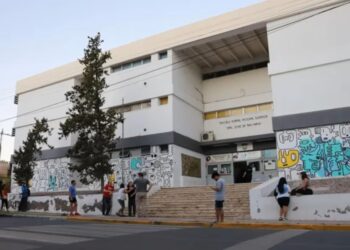 Brutal agresión en una escuela de Neuquén: una madre desfiguró a golpes a una docente frente a sus alumnos