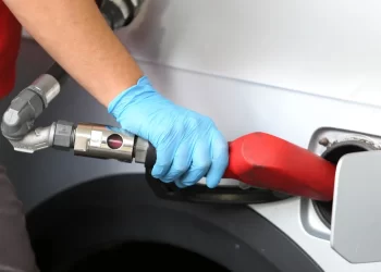 Nuevo aumento en el impuesto a los combustibles: se espera suba en naftas y gasoil
