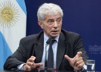 Denuncian a Cúneo Libarona por cohecho y tráfico de influencias