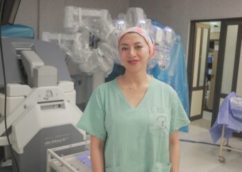 Médica rotante ecuatoriana eligió el Madariaga para especializarse con el robot Davinci