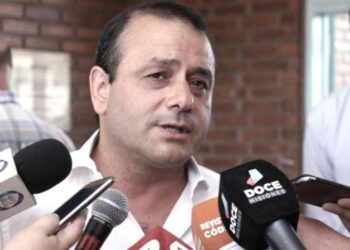 Oscar Herrera Ahuad enfrenta a los que promueven el desfinanciamiento de la salud misionera