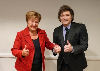 El FMI aprobó la primera revisión del acuerdo y Argentina recibirá un desembolso de US$2.000 millones
