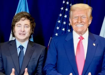 Sin visa y con alineamiento: Milei busca acercarse aún más a Trump