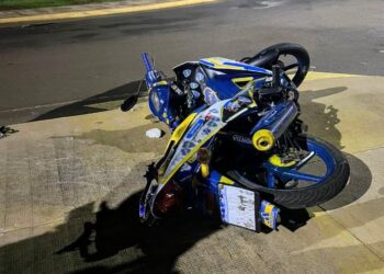 Murió un motociclista tras despistar en la rotonda de acceso a Costa Sur