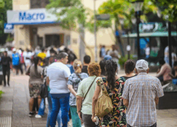 Passalacqua anunció una nueva operatoria de alivio financiero para empleados públicos endeudados