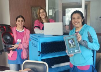 Innovación digital: 234 instituciones recibieron Aulas Digitales Móviles