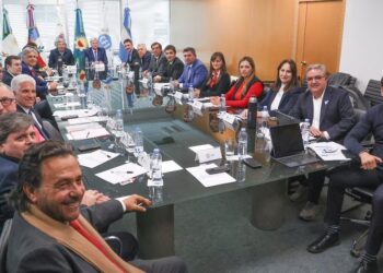 Gobernadores presionan por ATN y combustibles