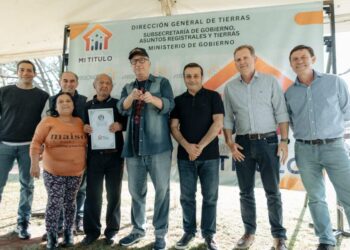 Familias del barrio Santa Cecilia de Posadas recibieron permisos de ocupación