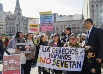 Milei promulgó la ley de Discapacidad pero suspendió su aplicación
