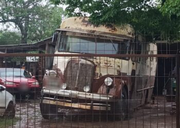Quedó atrapado bajo un colectivo en Candelaria y fue derivado al Madariaga