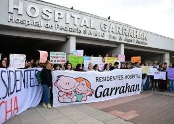 Garrahan en crisis: “La fuga de médicos puede desmantelar el hospital”