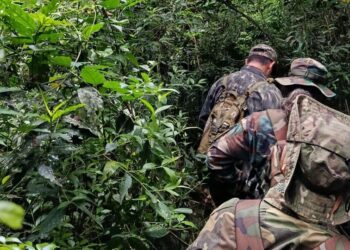 Patrulla de reconocimiento en el Parque San Juan, en defensa de la riqueza natural