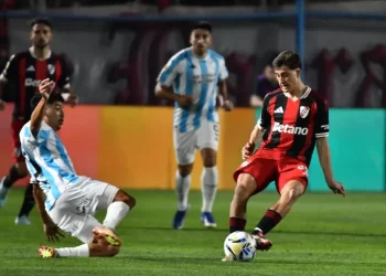 River perdió con suplentes en Tucumán y cedió la punta