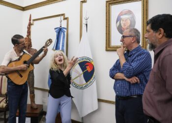 Día del Chamamé: Passalacqua recibió a la artista María Ofelia