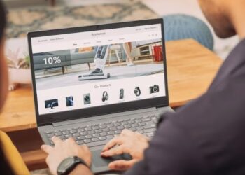 Las compras online al exterior crecieron casi 400% en un año y la industria reclama medidas para competir
