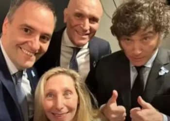 Hasta Adorni le soltó la mano a Espert: «Si faltan explicaciones, pídanselas a él»