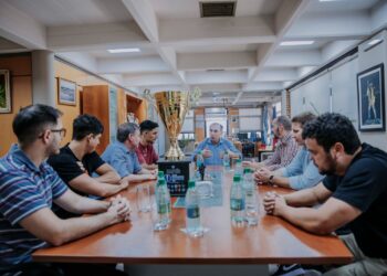 Stelatto recibió al equipo campeón nacional de futsal Telecentro Tacuarí
