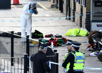 Apuñalamiento en tren hacia Londres: 10 heridos y dos británicos detenidos